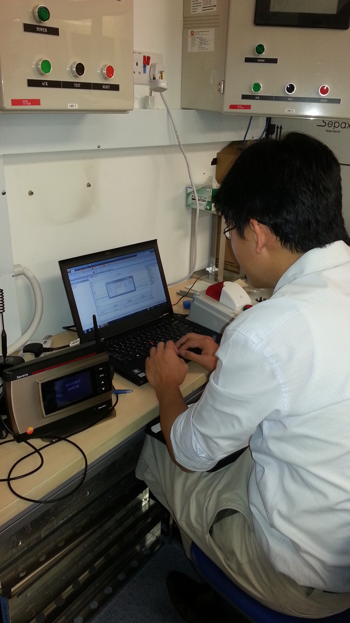 Setting and linking software